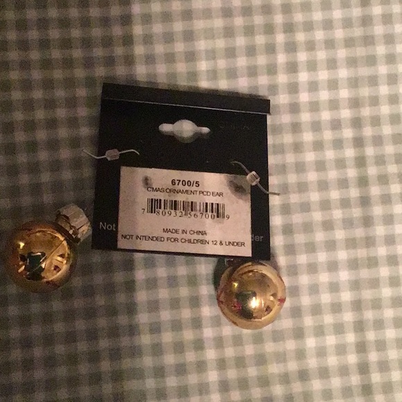 Dangling Christmas holiday ornament earrings - Picture 2 of 3